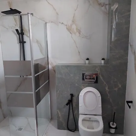 Azzuro Apartment 1 شقة *