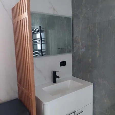 Azzuro Apartment 1 * Năvodari